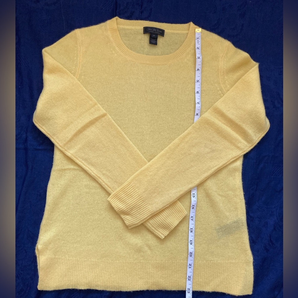 100% cashmere crew next sweater, size S, Saks 5th Ave